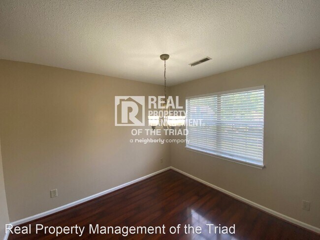 Building Photo - 2 br, 1 bath House - 4231-G Edith Lane