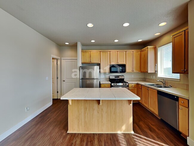 Foto del edificio - 1390 Alpine Lakes St SE