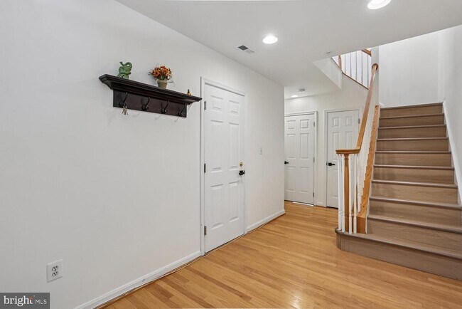 Foto del edificio - 46 Waddington Ln
