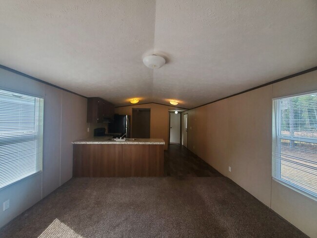 Foto del edificio - 2165 Grand Prix ~ Patriot Pines