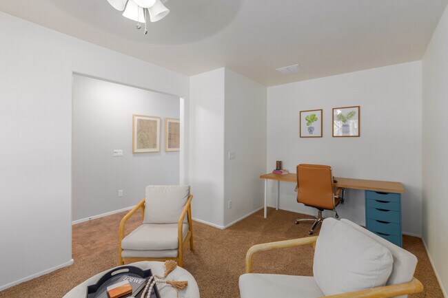 Foto del edificio - 1069 E Kelsi Ave
