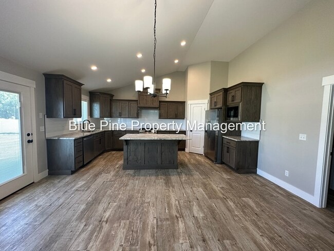 Building Photo - 679 Sterling Dr