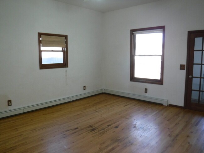 Building Photo - Rattlesnake area house