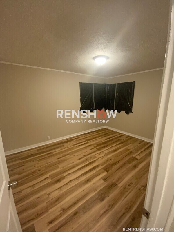 Foto del edificio - 907 Harrell Ave