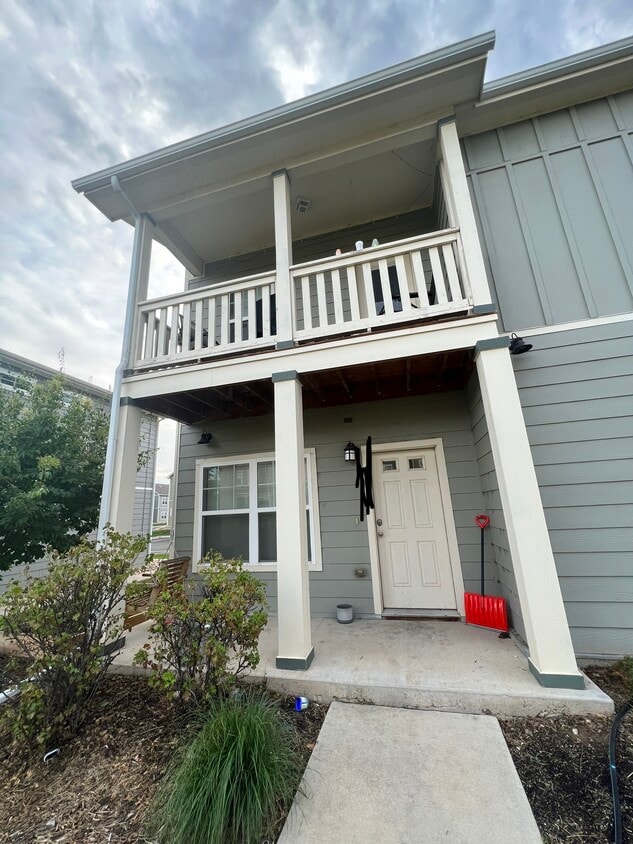 1046 Ten Mile Range Ln, Fort Collins, CO 80524 Townhome Rentals in