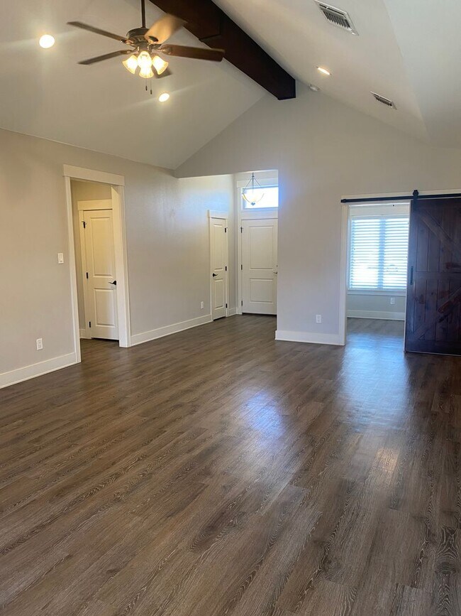 Building Photo - 3 bed 2 bath in Frenship ISD