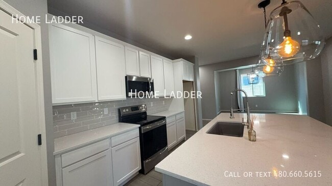 Building Photo - 17662 W Via De Luna Dr