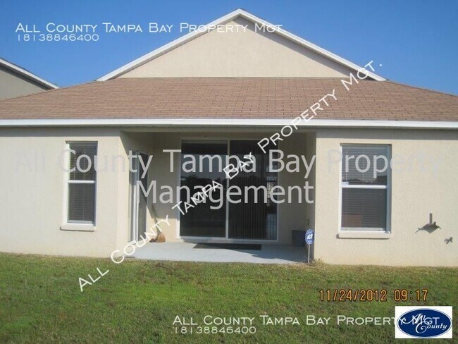 Building Photo - 4 Bedroom Executive Home