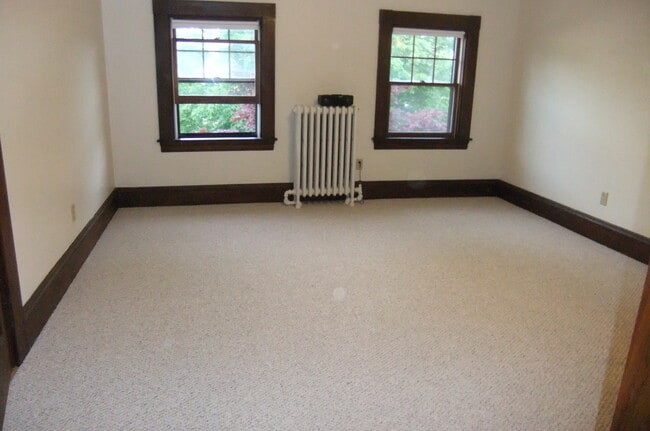 Building Photo - 61 Judkins St