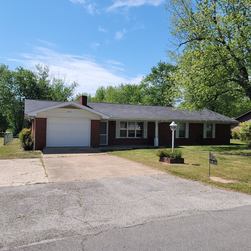 1414 Benton St, Mountain Home, AR 72653 House Rental in Mountain Home