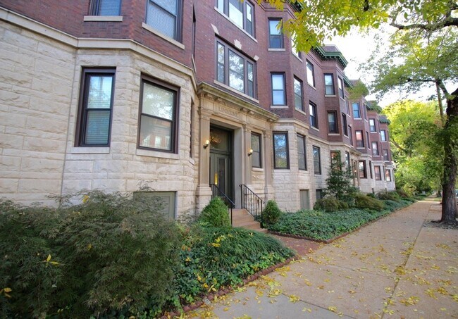 Foto del edificio - 4500 McPherson Ave