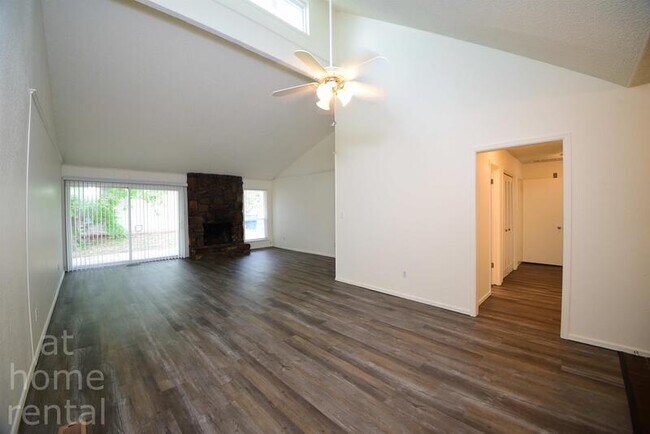 Foto del edificio - 8140 E 65th St