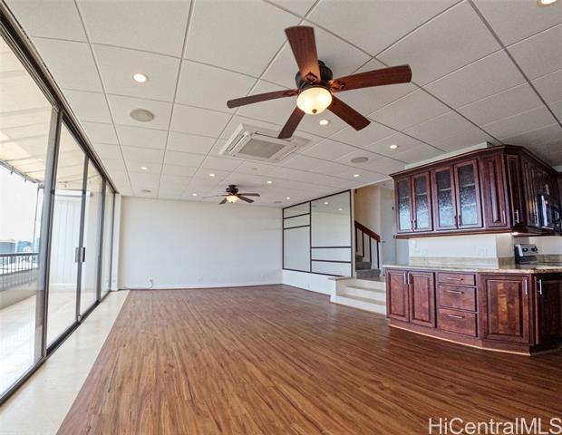 Building Photo - 2333 Kapiolani Blvd