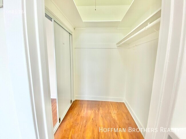 Building Photo - 565 Heliotrope Dr