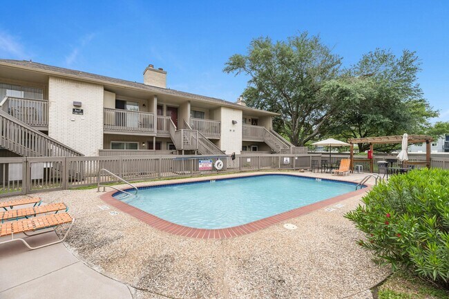 Foto del edificio - 1900 Bay Area Blvd