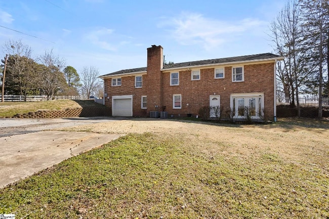 Building Photo - 2442 Fews Bridge Rd