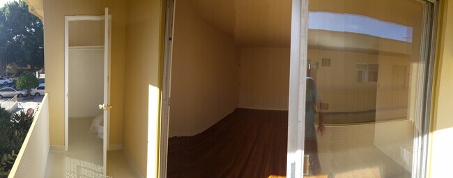 Building Photo - 1438 N Fuller Ave