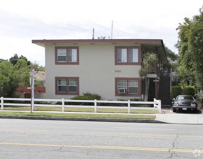 11618 Riverside Dr, North Hollywood, CA 91602 Apartments in North