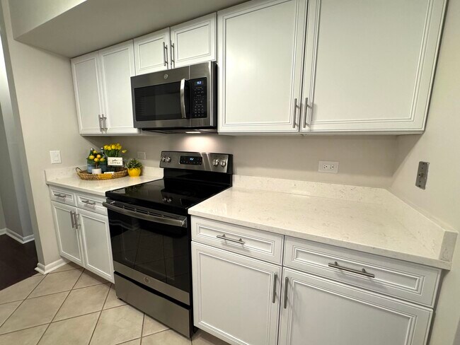 Building Photo - 520 Shorely Dr