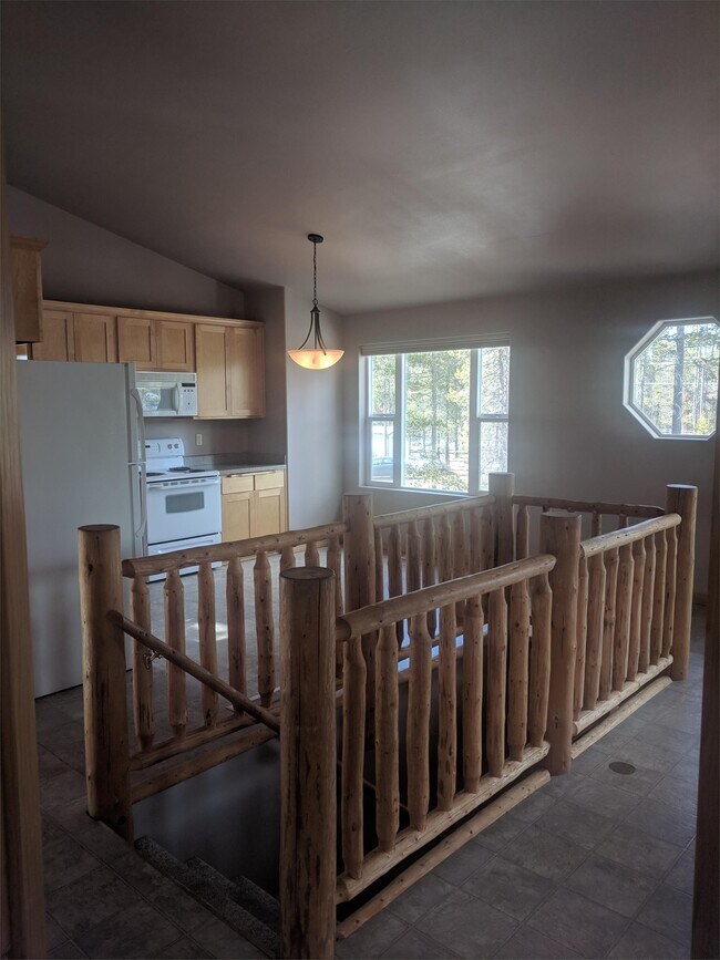 Building Photo - 16917 Whittier Dr