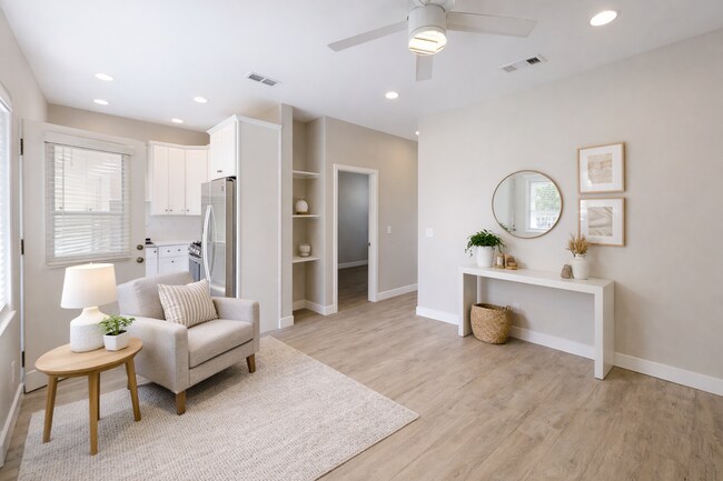 Foto del edificio - 4BD/2BA, Private Yard! (Lease out, pending signatures. Check back in a few days!)