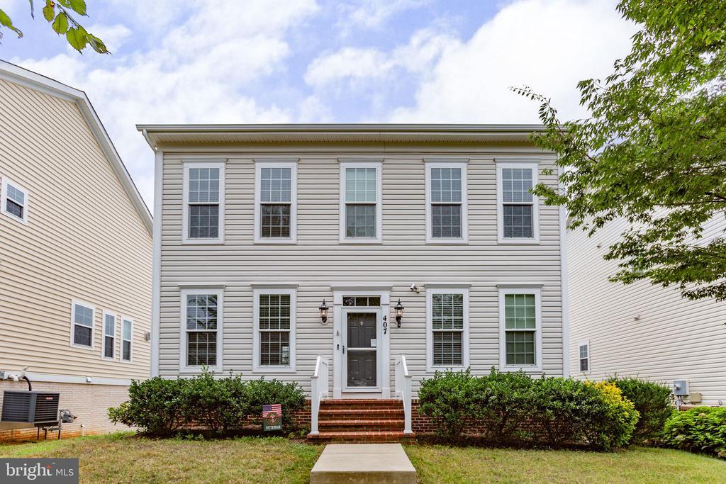 Primary Photo - 407 Apricot St