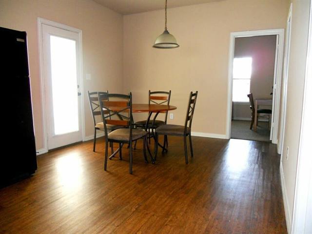 Foto del edificio - 2418 W Prairie St