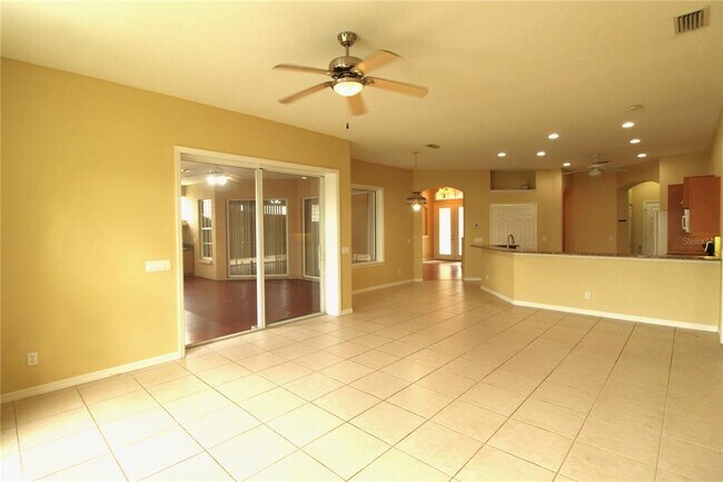 Building Photo - 5615 Eastwind Dr