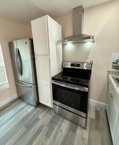 Primary Photo - 1472 W 29th St
