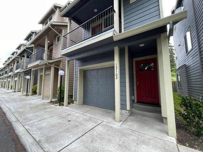 Foto del edificio - NE 3-Story Modern Home ~ Garage, Quartz Co...