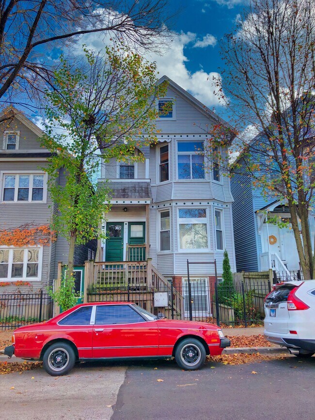 Building Photo - 3027 W Lyndale St
