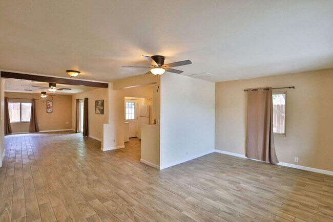 Building Photo - 1239 E Highland Ave