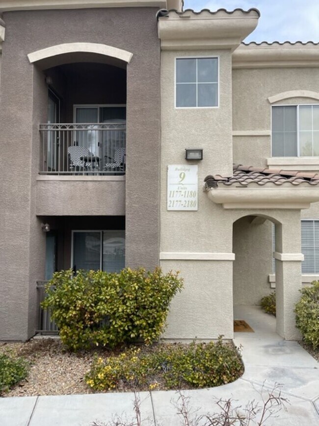 Building Photo - Warm Springs #2180