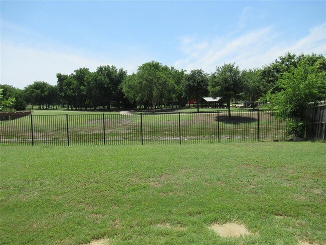 Foto del edificio - 12768 Gardendale Dr