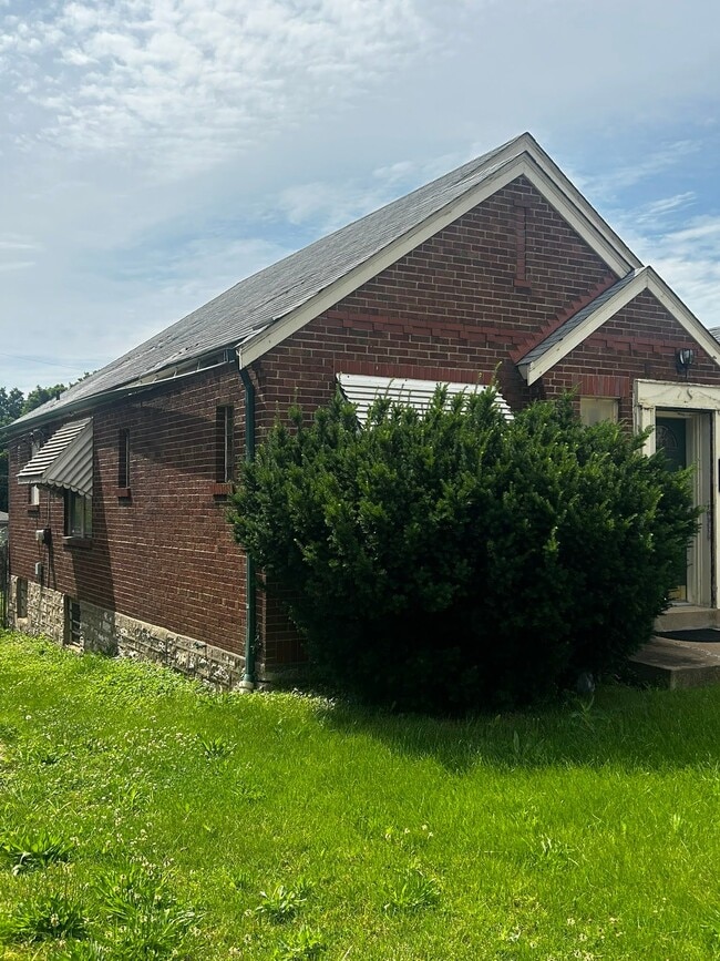Building Photo - 8554 Oriole Ave