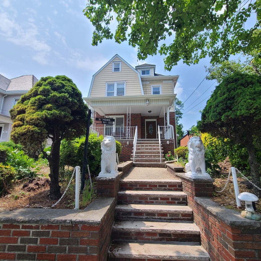 Primary Photo - 521 Morse Ave