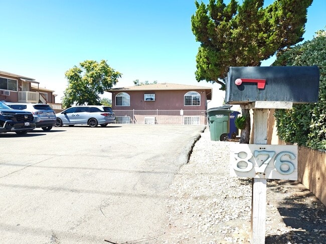 Building Photo - 2 bedrooms 1 bath apartment in El Cajon