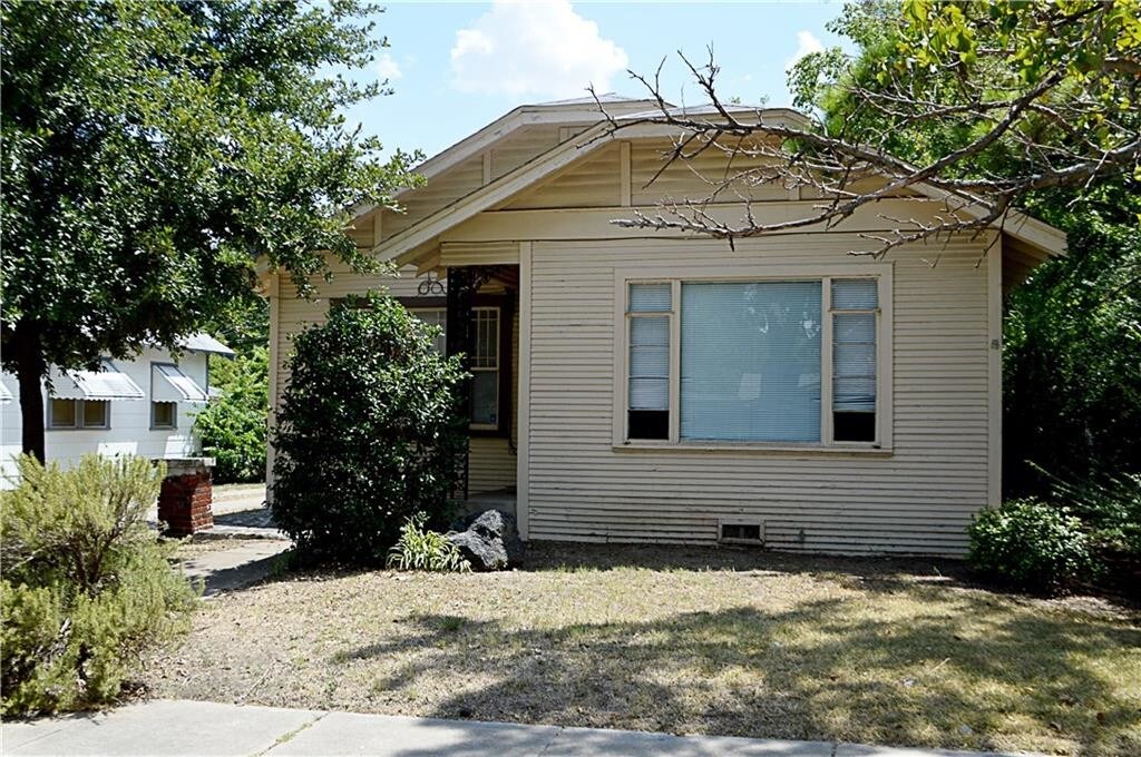 Primary Photo - 1241 W Devitt St