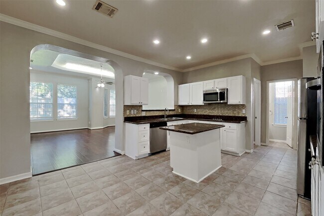 Building Photo - 7619 Almond Springs Dr