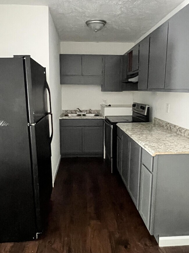 Building Photo - 5796 Aftonshire Dr