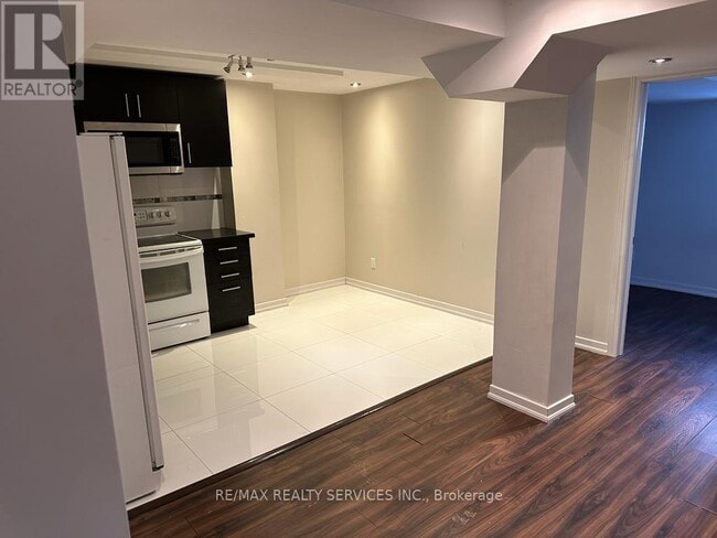Building Photo - 339 Edenbrook Hill Dr