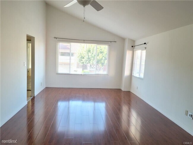 Foto del edificio - 3 br, 3 bath House - 2857 Sunnyglen Rd