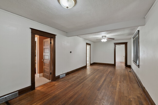 Building Photo - 5633 Lake St
