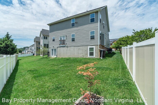 Building Photo - 5 br, 4.5 bath House - 1023 ANDERSON PL SE