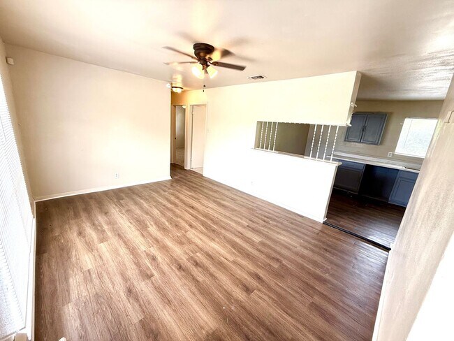 Foto del edificio - AVAILABLE NOW! 3 Bedroom / 1 Bath Home Nea...