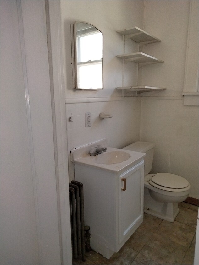 Primary Photo - 415 Maple St