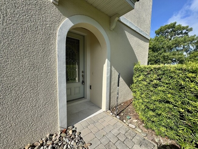Building Photo - 10324 Fallsgrove St