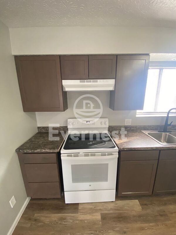 Building Photo - 5760 Ponderosa Dr