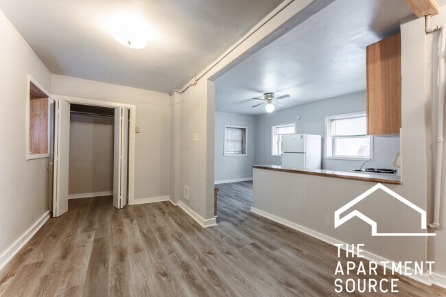 Building Photo - 2071 N Leavitt St