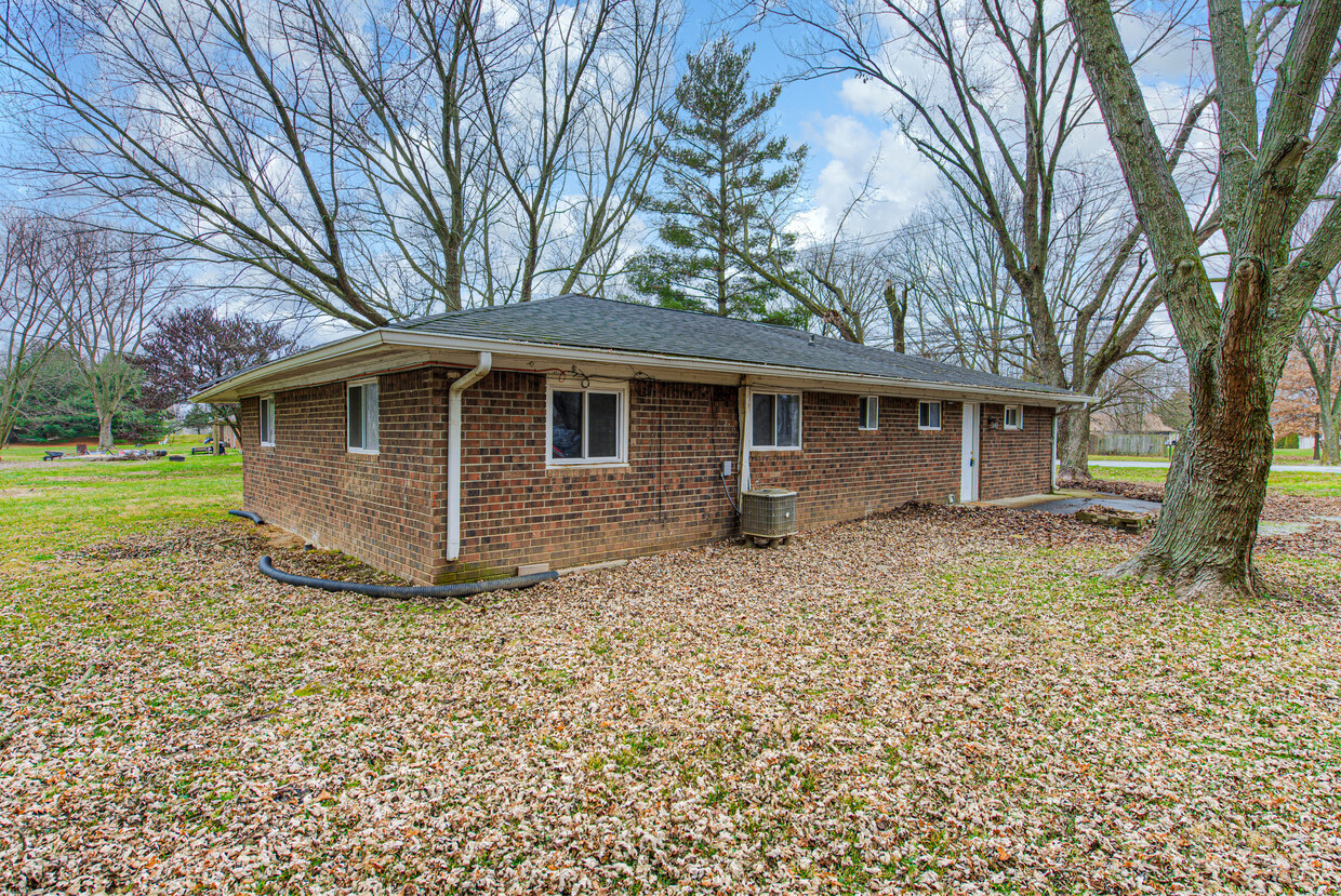 Primary Photo - 8465 Bluff Rd